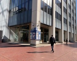 目の前のビルが渋谷クロスタワーです。
